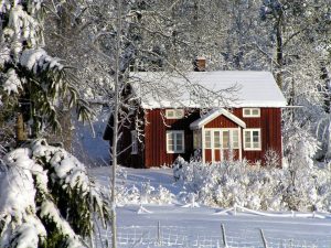 Read more about the article Winterizing Your Roof – The Ultimate Checklist