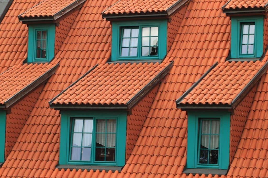 Read more about the article The Role of Roofing in Home Energy Efficiency